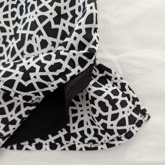 Notations Black and White Patterned Blouse - Picture 10 of 12